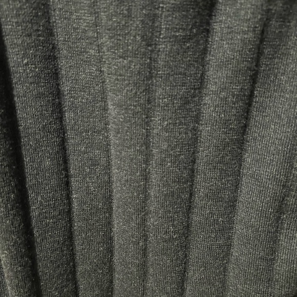 Jos. A. Bank Men's Black extra fine merino wool Sweater, size large, EUC - Picture 6 of 6